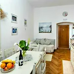 Apartments Adriana Flora