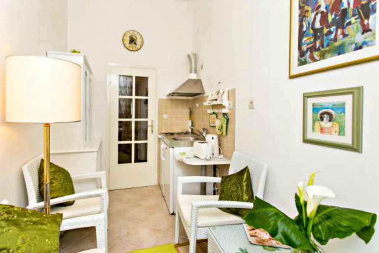 Apartment Adriana Flora *