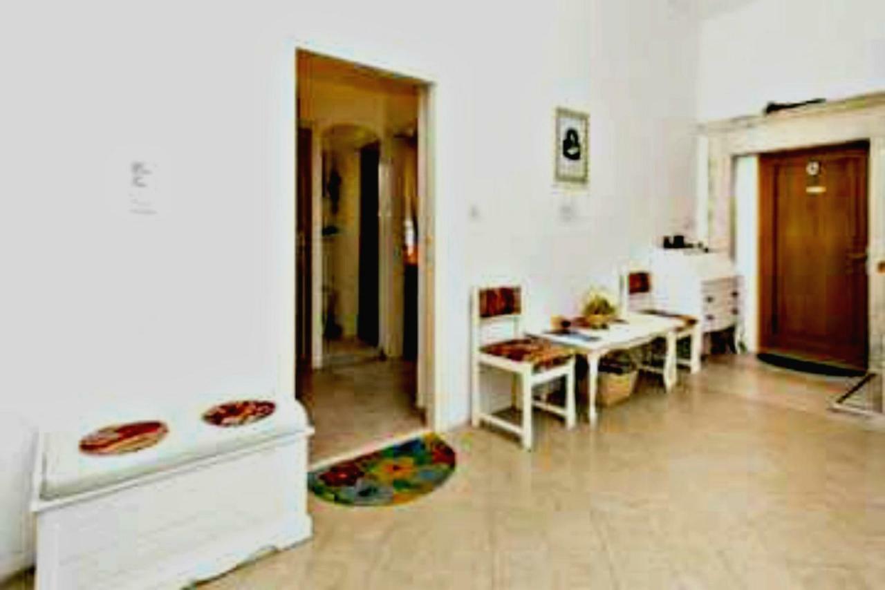 Adriana Flora Apartment *