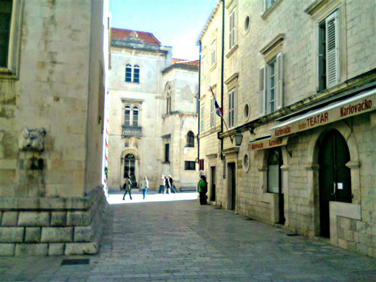 Adriana Flora * Dubrovnik