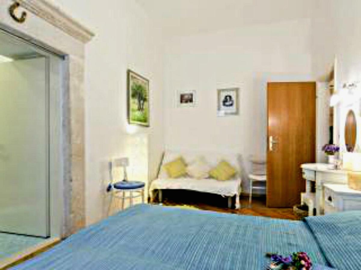 Apartamento Adriana Flora *